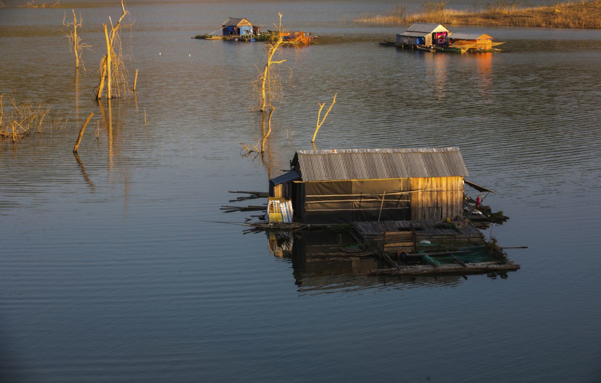 Überflutete Felder: Wetterextreme wie Starkniederschläge und Hochwasser könnten in den nächsten Jahrzehnten die Ernteerträge reduzieren. (Bildquelle: © QuangBuiPhotography/ iStock/ Thinkstock)