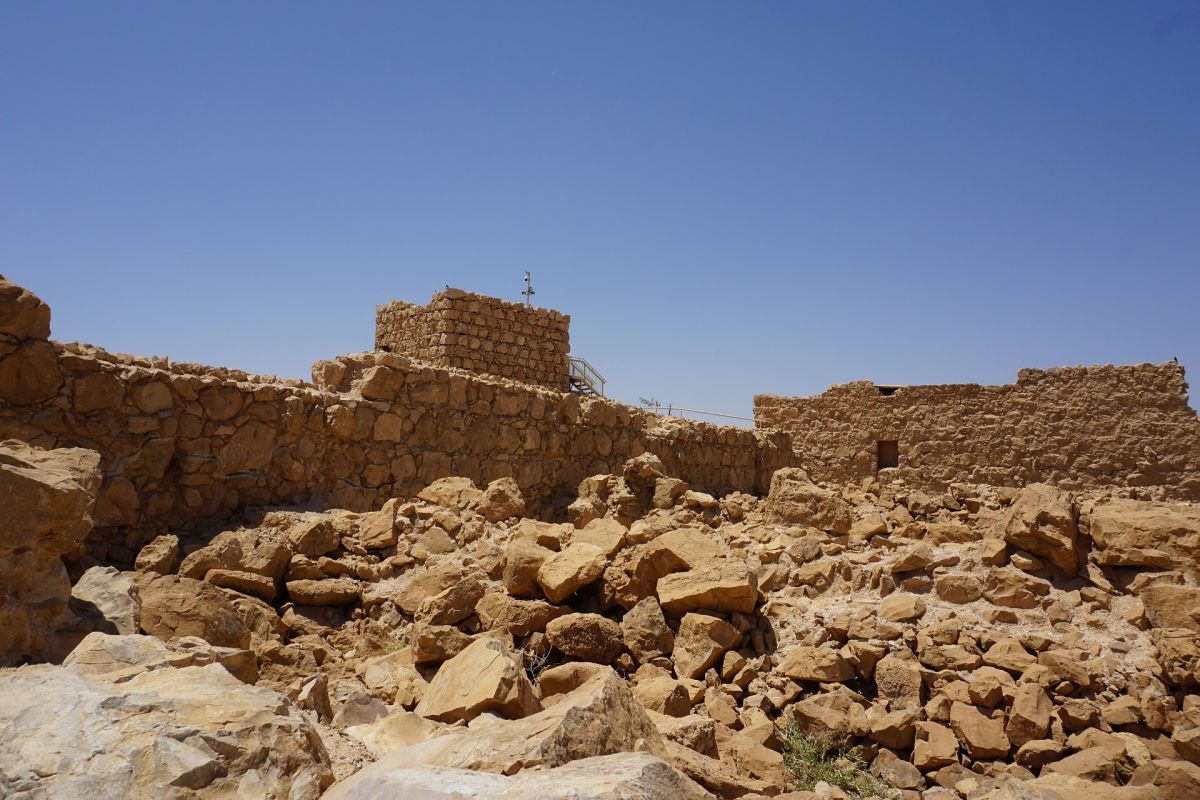 Ruine von Masada: Bei Ausgrabungen in Israel wurden in der Felsenfestung Masada historische Dattelsamen gefunden.
