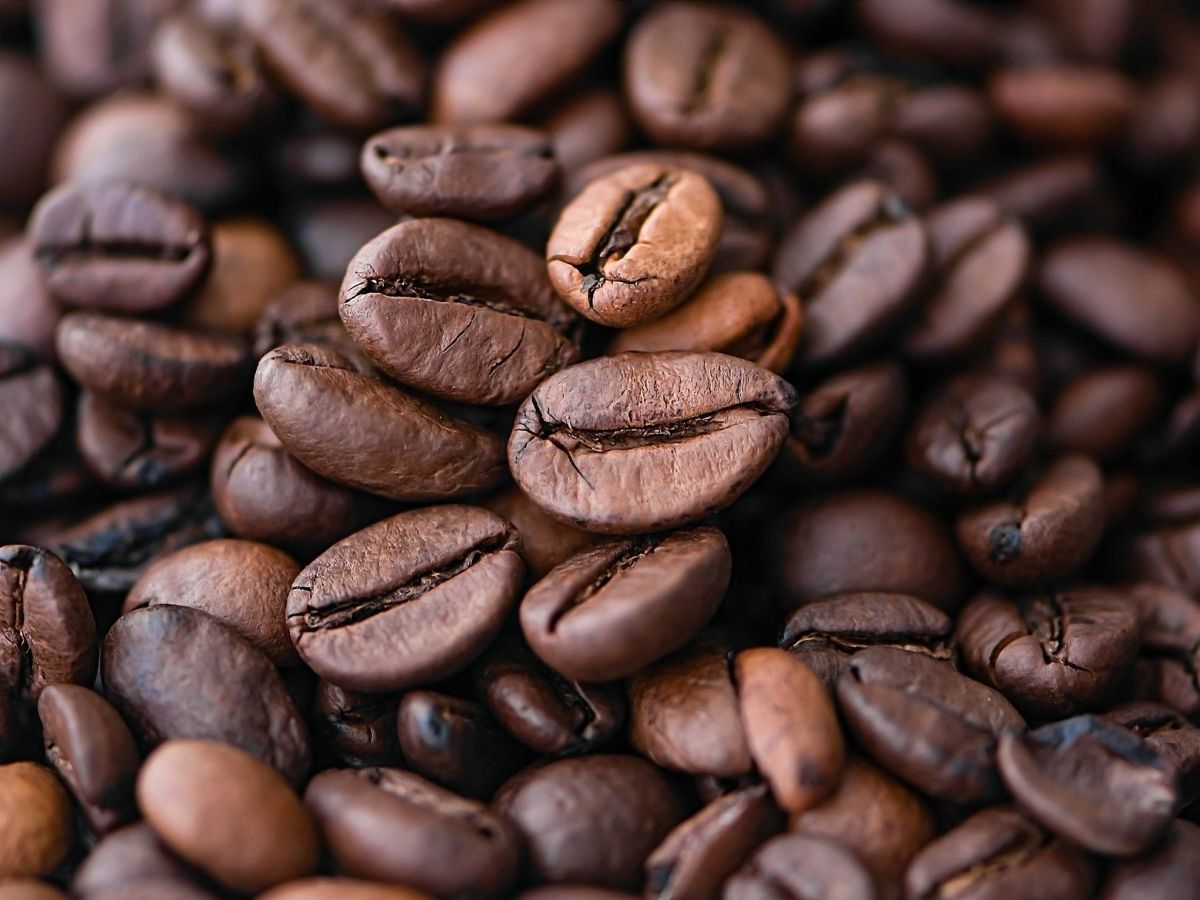 „Cash Crops“ wie Kaffee ziehen die ökologische Gesamtbilanz des internationalen Agrarhandels herunter. (Bildquelle: © Ri Butov / Pixabay)