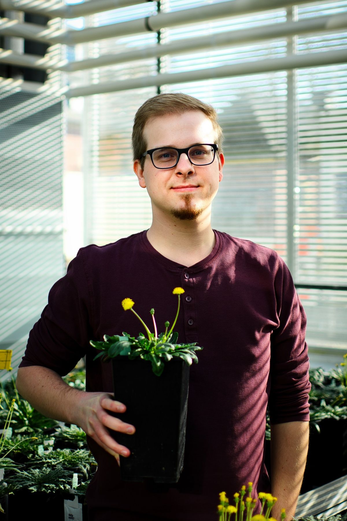 Der Pflanzenforscher und Bioinformatiker Kai-Uwe Roelfs möchte mit seiner Arbeit einen Beitrag zu mehr Nachhaltigkeit leisten.
